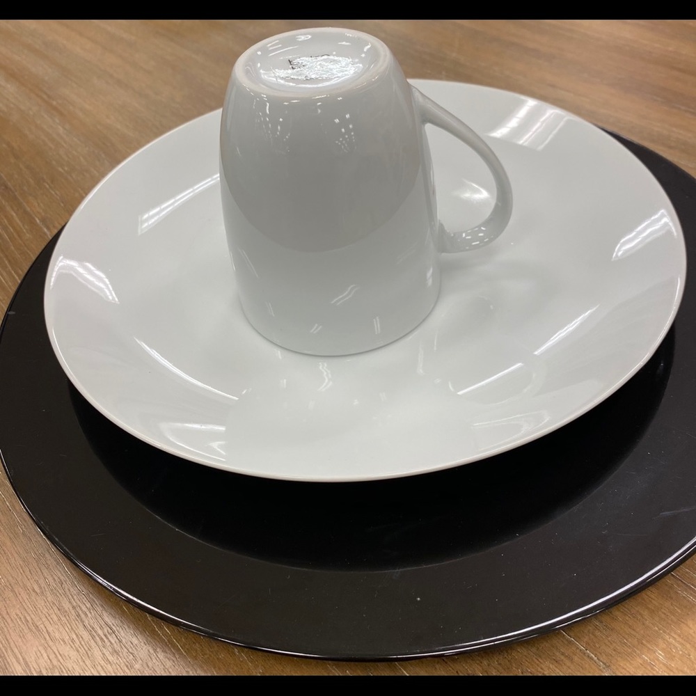 Table decorations plate
